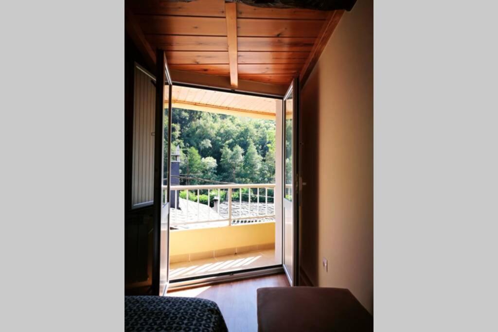 Apartamento Con Vistas Al Rio A Solaina Samos Zewnętrze zdjęcie