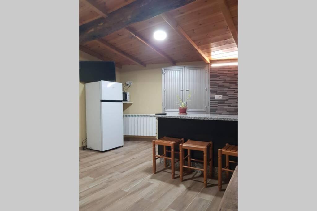Apartamento Con Vistas Al Rio A Solaina Samos Zewnętrze zdjęcie